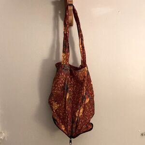 Compact foldaway reusable carry bag